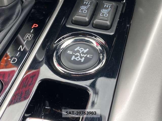 Mitsubishi ECLIPSE CROSS 2023-06 332236-18