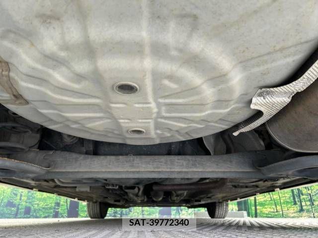 Nissan NOTE 2013-04 302310-18