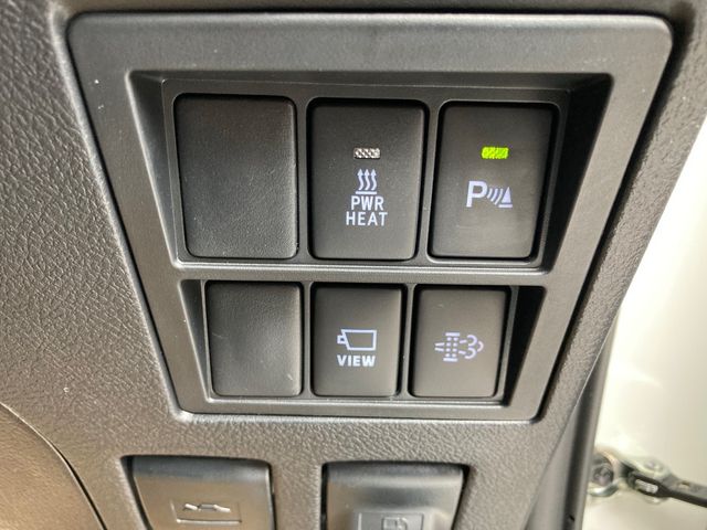 Toyota HILUX 2022-05 7817-16