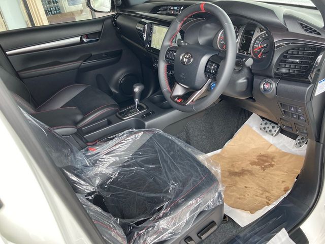 Toyota HILUX 2022-05 7817-12