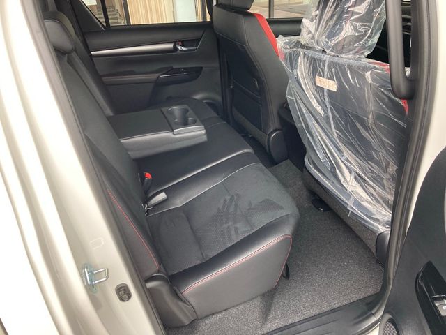 Toyota HILUX 2022-05 7817-26