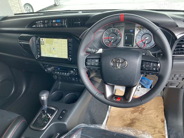 Toyota HILUX 2022-05 7817-14
