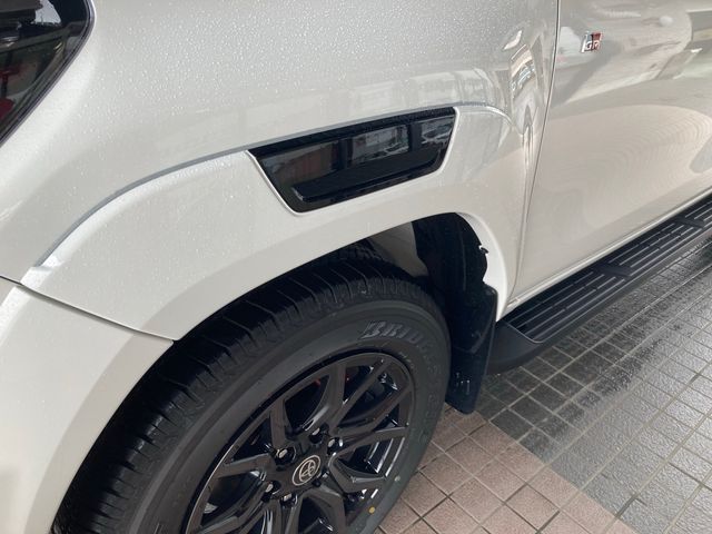 Toyota HILUX 2022-05 7817-10