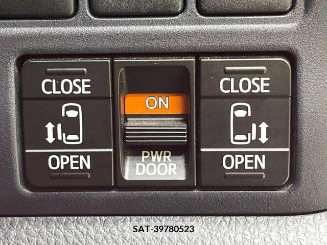 Toyota VOXY 2015-08 288935-3