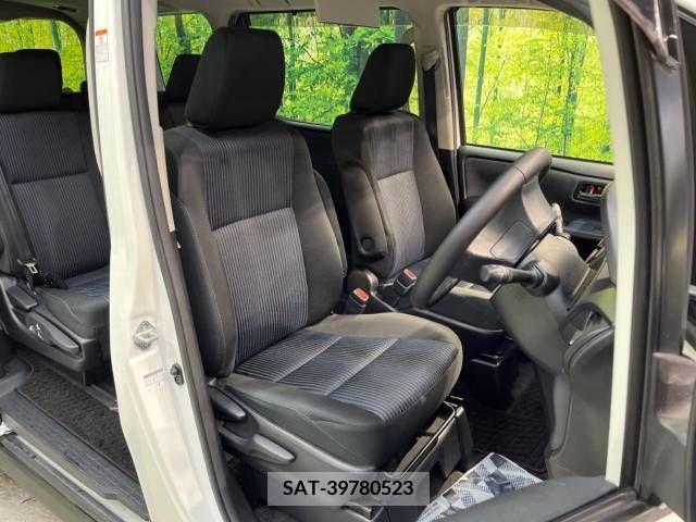 Toyota VOXY 2015-08 288935-8