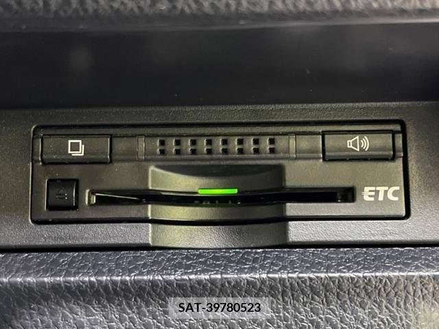 Toyota VOXY 2015-08 288935-6