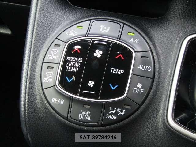 Toyota VOXY HYBRID 2016-03 351101-12