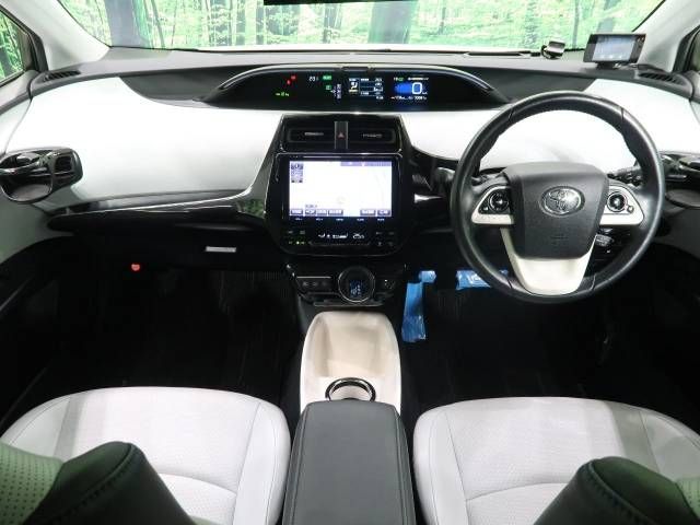 Toyota PRIUS 2016-05 185142-1