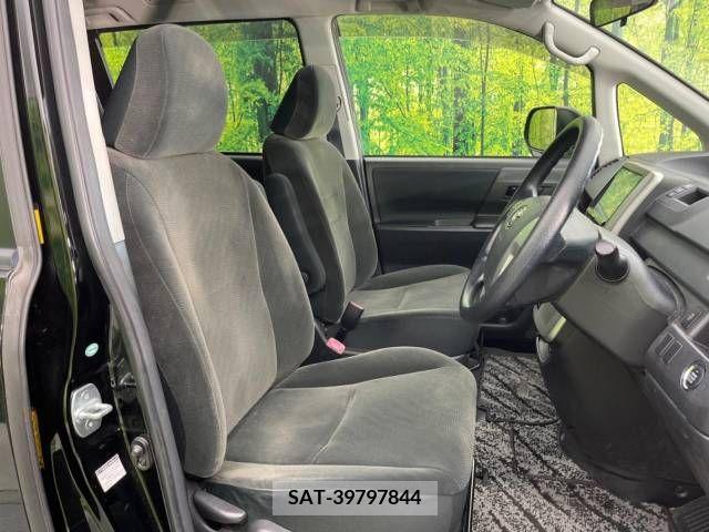 Toyota VOXY 2013-11 289992-8