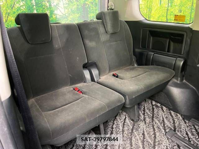 Toyota VOXY 2013-11 289992-10