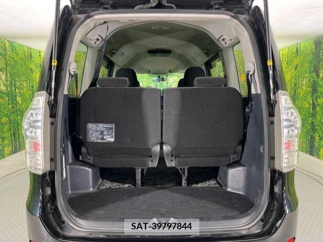 Toyota VOXY 2013-11 289992-11