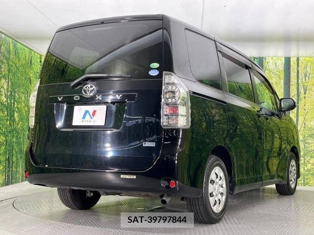Toyota VOXY 2013-11 289992-18