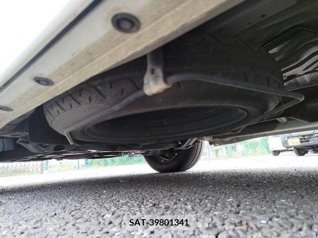 Toyota NOAH 2012-03 386174-27