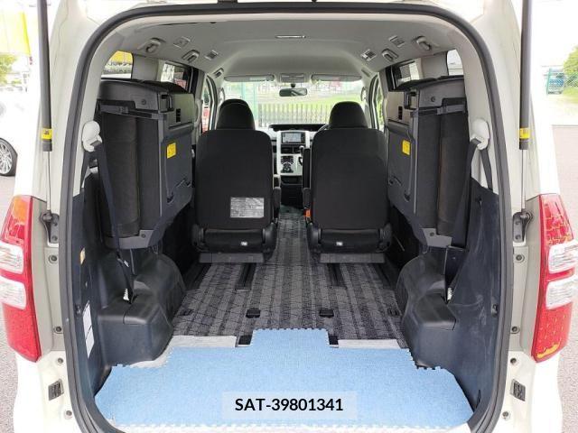 Toyota NOAH 2012-03 386174-26