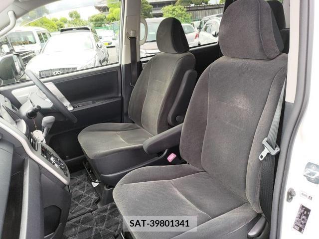 Toyota NOAH 2012-03 386174-21