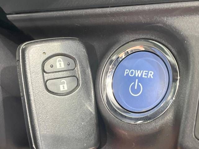 Toyota AQUA 2013-12 182308-6
