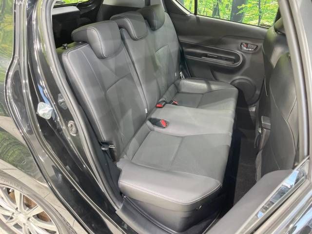 Toyota AQUA 2013-12 182308-9