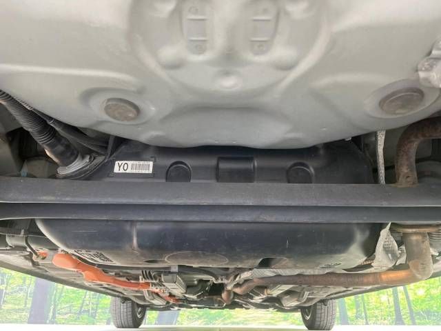 Toyota AQUA 2013-12 182308-19