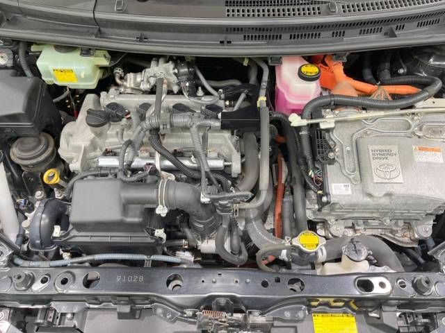 Toyota AQUA 2013-12 182308-18