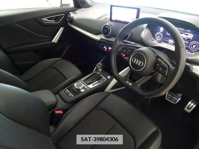 Audi Q2 2020-08 356581-9