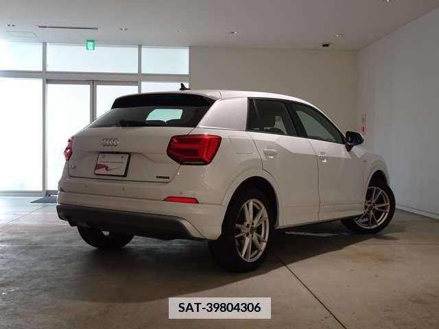 Audi Q2 2020-08 356581-1