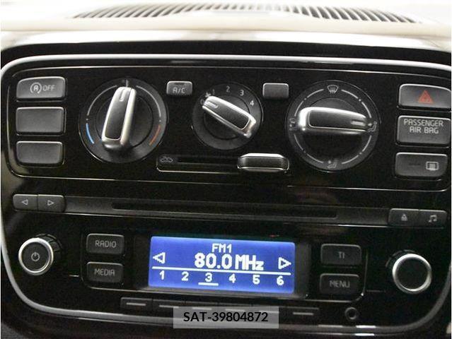 VolksWagen UP! 2015-12 320247-19
