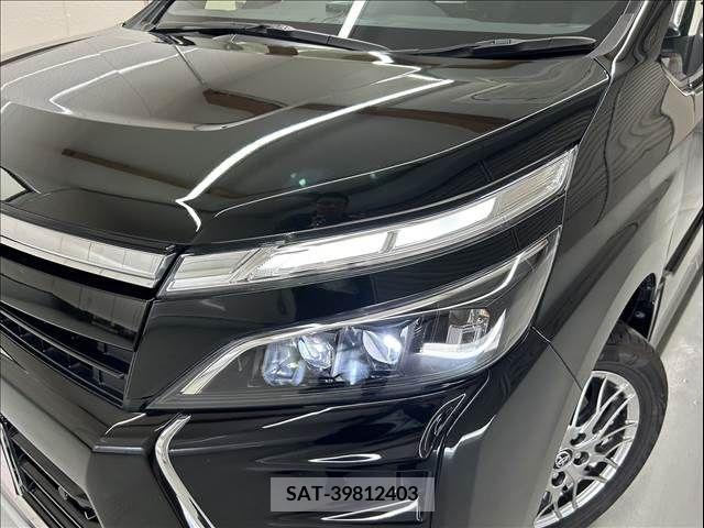 Toyota VOXY 2021-06 256548-2