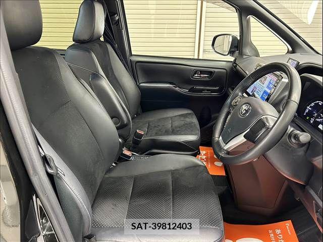 Toyota VOXY 2021-06 256548-12
