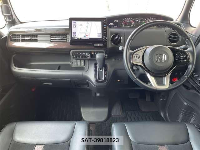 Honda N BOX CUSTOM 2018-07 330213-1