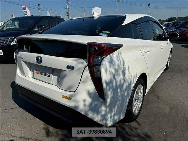 Toyota PRIUS 2018-07 348610-14