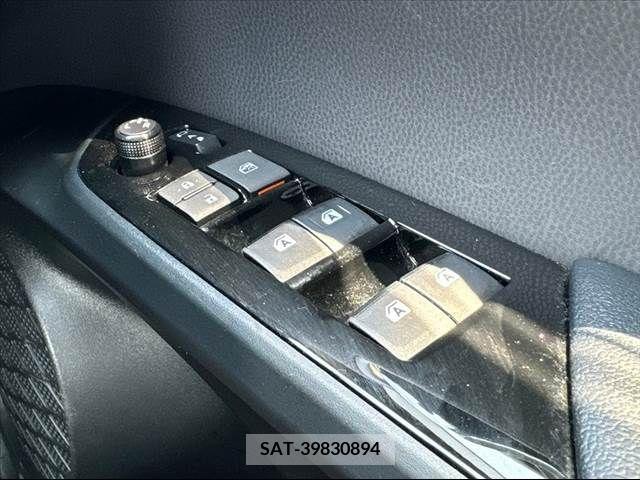 Toyota PRIUS 2018-07 348610-26
