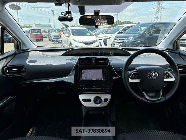Toyota PRIUS 2018-07 348610-1