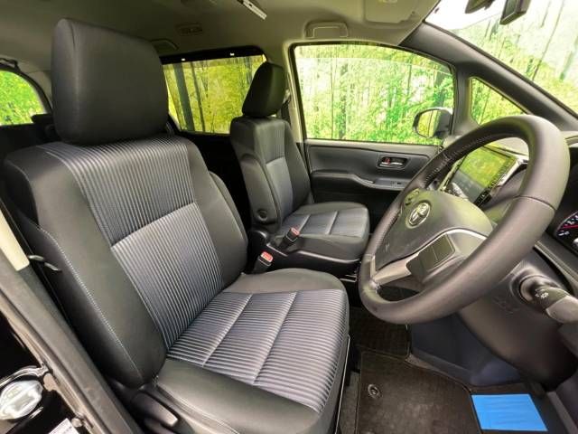 Toyota VOXY 2015-04 182109-7