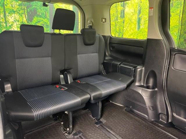 Toyota VOXY 2015-04 182109-9