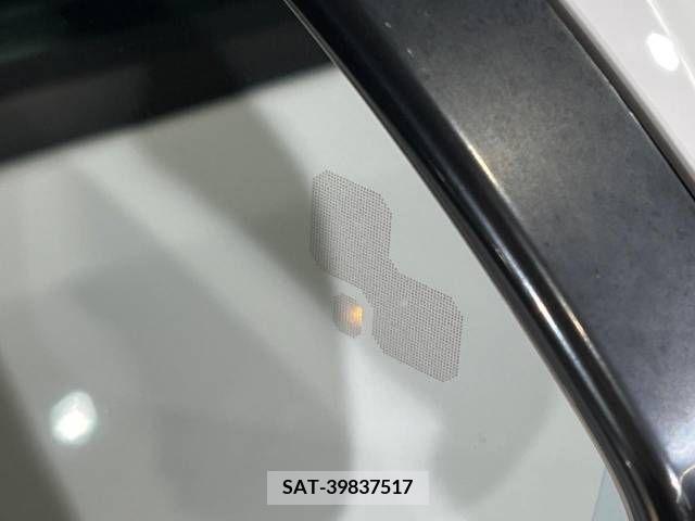 Jaguar E-PACE 2019-06 375281-6