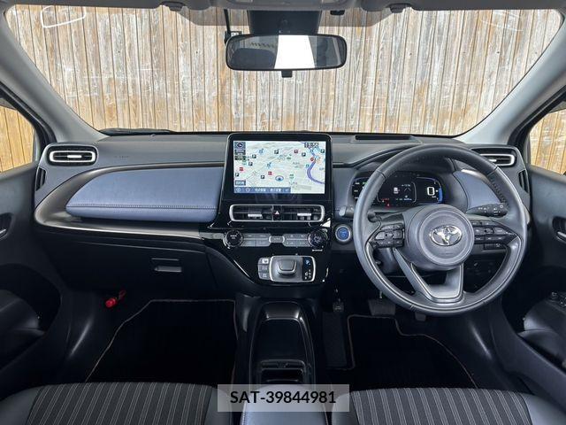 Toyota AQUA 2021-07 260483-2
