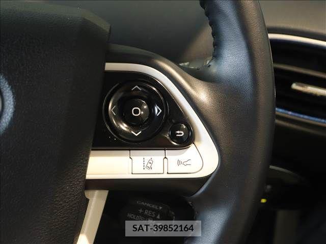 Toyota PRIUS 2019-01 393376-8