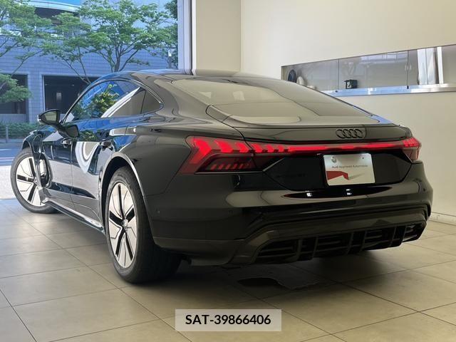 Audi E-TRON 2022-03 343500-5