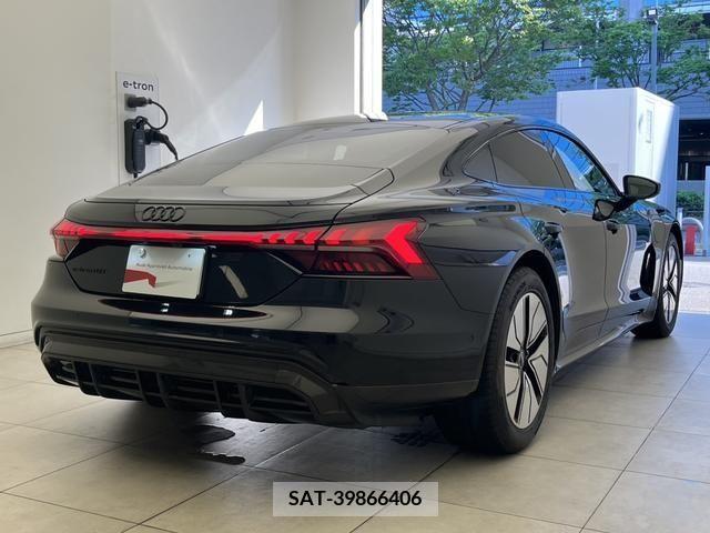Audi E-TRON 2022-03 343500-1