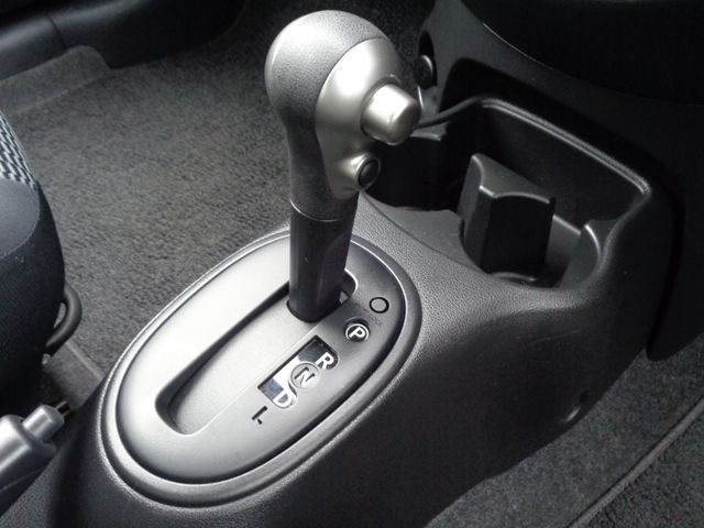 Nissan MARCH 2016-10 24009-10