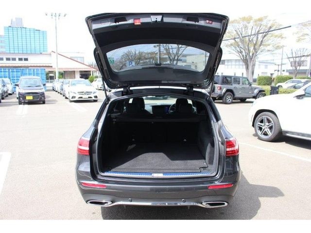 Mercedes Benz E-CLASS 2021-06 2145-6