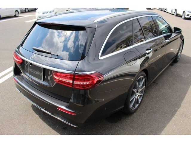 Mercedes Benz E-CLASS 2021-06 2145-23