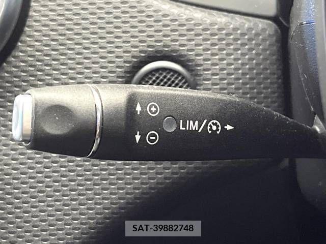 Mercedes Benz A-CLASS 2016-11 378415-7