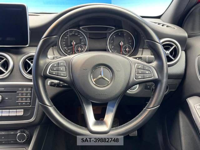 Mercedes Benz A-CLASS 2016-11 378415-10