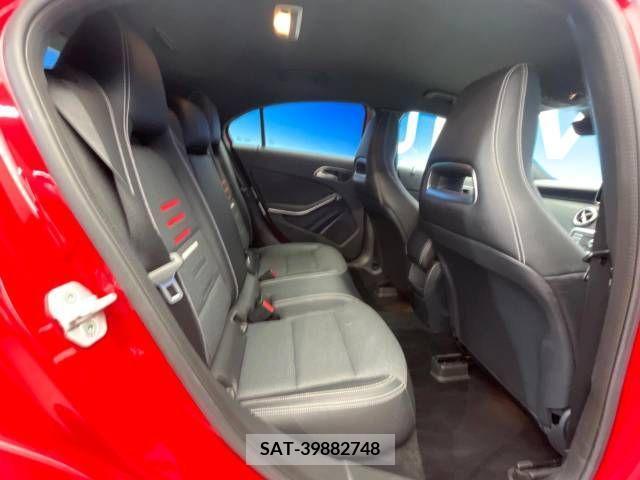 Mercedes Benz A-CLASS 2016-11 378415-9