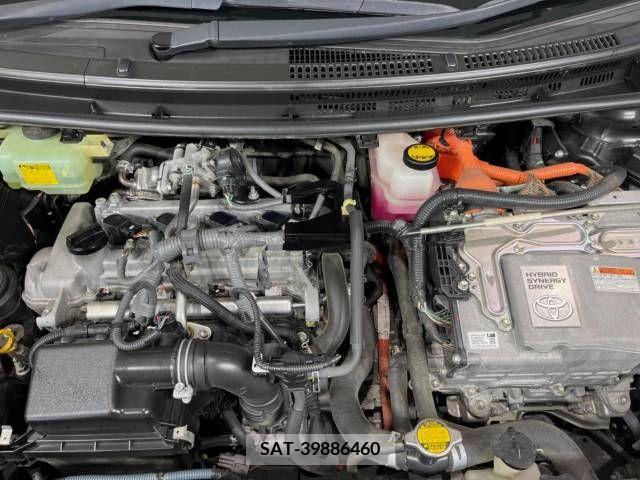 Toyota AQUA 2012-06 348992-18