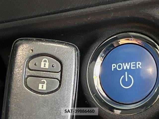 Toyota AQUA 2012-06 348992-6