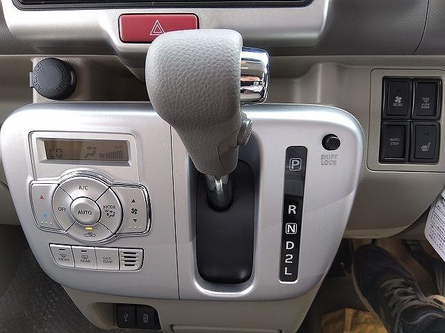 Suzuki EVERY WAGON 2023-10 191583-25