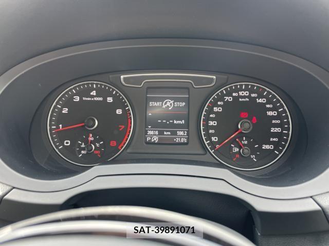 Audi Q3 2017-05 330765-12