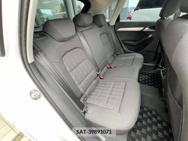 Audi Q3 2017-05 330765-29